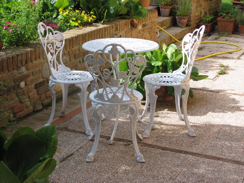 mobili da giardino usati