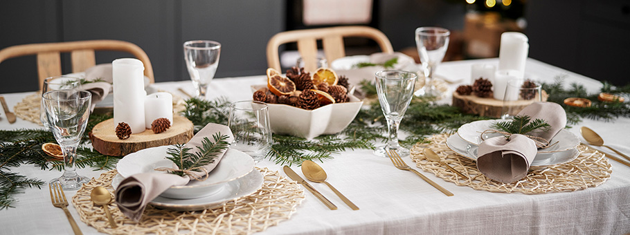 apparecchiare-tavola-natale-sostenibile