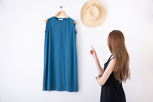 vendere-abbigliamento-accessori-estate-como